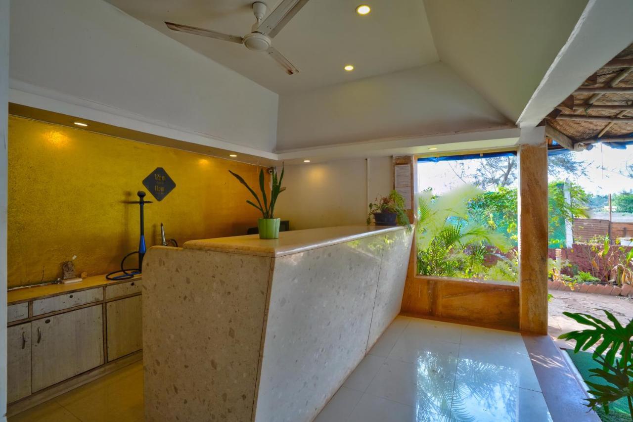 Morjim Holiday Beach Resort Екстериор снимка