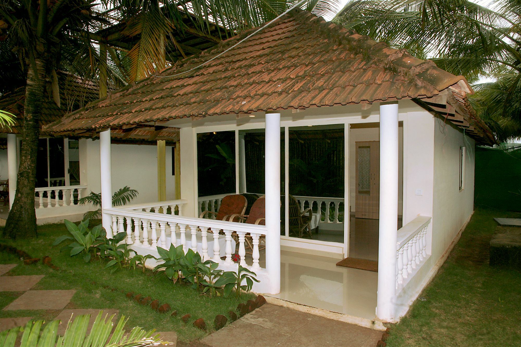 Morjim Holiday Beach Resort Екстериор снимка